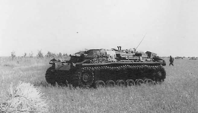 StuG III Ausf. D Sd.Kfz 142_1 <a href="https://www.worldwarphotos.info/wp-content/gallery/germany/tanks/stug_iii/Stug_early.jpg" rel="nofollow"> Source</a>