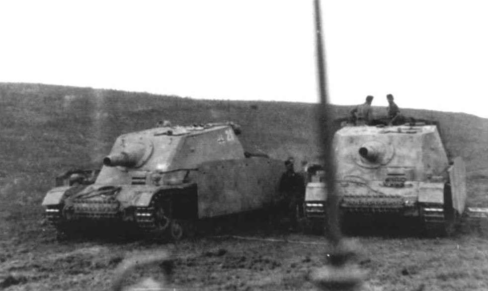 Sturmpanzer IVs of the Sturmpanzer-Abteilung 216 during Operation Citadel in 1943 <a href="<a href="https://es.topwar.ru/19425-shturmovoe-orudie-iv-brummber-sdkfz166.html" rel="nofollow"> Source</a>
