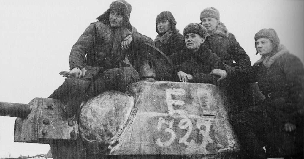Tank Crew of a T34 tank - Wgich was the best tank of Second World War article<a href="https://upload.wikimedia.org/wikipedia/commons/7/71/T-34_Urano.jpg" rel="nofollow"> Source</a>
