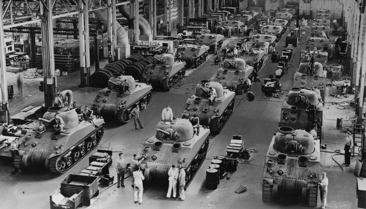 Sherman production factory at Detroit in the Second World War <a href="https://upload.wikimedia.org/wikipedia/commons/8/84/US_Army_Detroit_Tank_Plant.jpg" rel="nofollow"> Source</a>