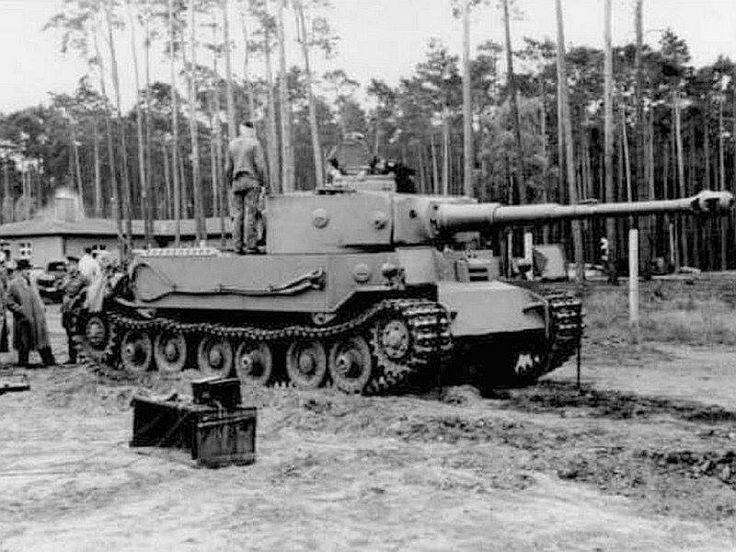 Tiger P Tank by Ferdinand Porsche vk 45 01 P with 8 8 cm Gun